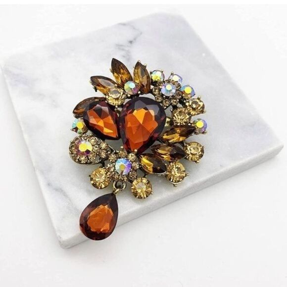 Yellow Gold with Topaz and Iridescent Austrian Crystal Flower Teardrop Brooch - Picture 3 of 5